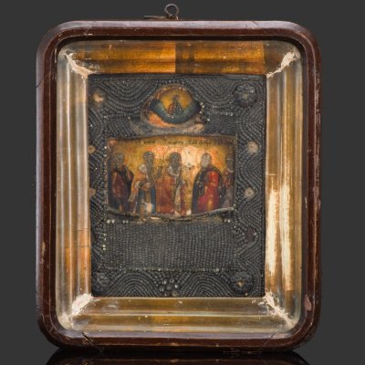 купить Икона в ризе и киоте "Собор Святых" (Святые: Святые: мученик Лавр, мученик Власий, патриарх Модест, мученик Флор и мученица Варвара), дерево, темпера, бисер, вышивка, Российская империя, 1850-1900 гг.