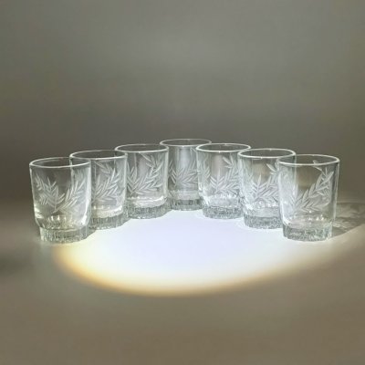 купить Набор из 7-ми стопок с растительным декором, стекло, резьба, СССР, 1970-1990 гг.