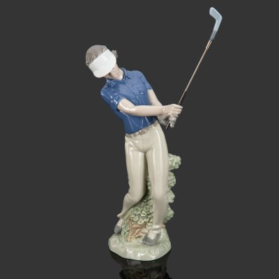 купить Статуэтка "Игрок в гольф" (Swing Masculino Fore), фарфор, роспись, NAO Porcelain, Испания, 2003 г.