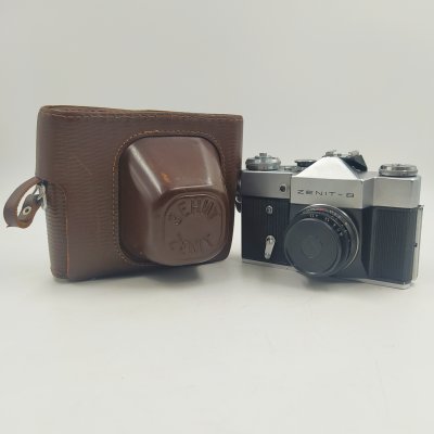 купить Фотоаппарат "Зенит-В" с объективом "Индустар-50-2" в оригинальном кофре, металл, пластик, кожа, стекло, Красногорский механический завод (КМЗ), СССР, 1972 г.