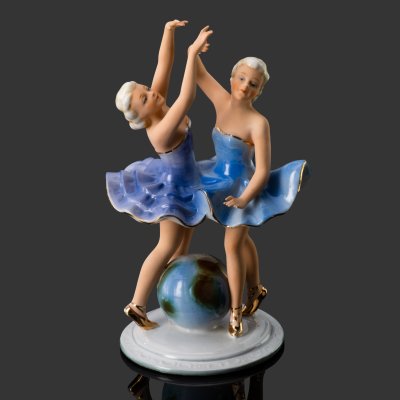 купить Статуэтка "Две балерины с земным шаром", фарфор, роспись, золочение, Fasold & Stauch Bock Wallendorf, Германия, 1960-1972 гг.