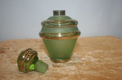 купить Флакон парфюмерный, стекло, позолота, 1900-1950 гг.