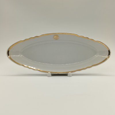 купить Блюдо овальной формы с эмблемой гостиницы "Интурист", фарфор, золочение, Дулевский фарфоровый завод (Дулёво), СССР, 1968-1991 гг.