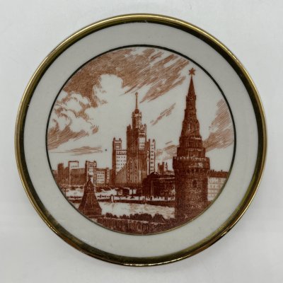 купить Тарелка настенная (миниатюрная) "Москва", фарфор, деколь, золочение, Ленинградский фарфоровый завод (ЛФЗ), СССР, 1950-1960 гг.