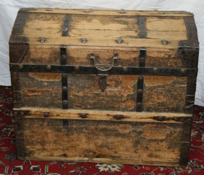 купить Сундук каретный, дерево, железо, 1800-1890 гг.