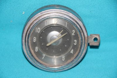 купить Часы автомобильные, металл, пластик, СССР, 1955-1965 гг.