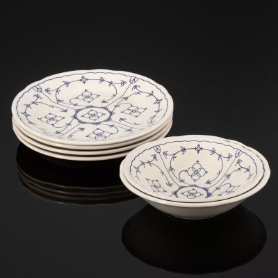купить Набор обеденный на 4 персоны (4 обеденных тарелки и 2 салатника), English Ironstone Tableware (EIT), фаянс, Великобритания, 1950-1970 гг.