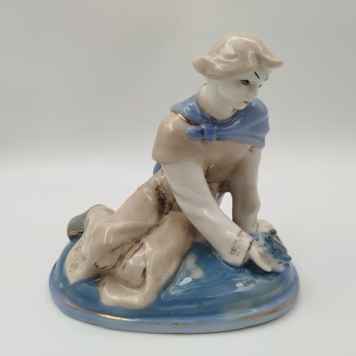 купить Статуэтка "Иванушка и царевна-лягушка", автор Л. П. Азарова, фарфор, роспись, золочение, Турыгинский фарфоровый завод артели «Художественная керамика» (Гжель), СССР, 1950-1960 гг.