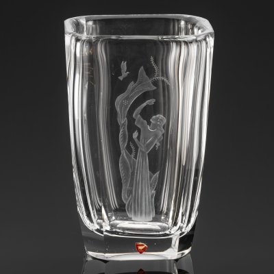 купить Ваза для цветов "Свобода", украшенная изображением девушки и птицы, автор Свен Пальмквист (Sven Palmqvist), фирма Orrefors, хрусталь, резьба, травление, Швеция, 1950-1970 гг.