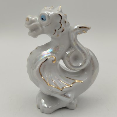 купить Статуэтка "Дракон", фарфор, аэрография, роспись, люстр, Дмитровский фарфоровый завод (ДФЗ Вербилки), СССР, 1965-1991 гг.
