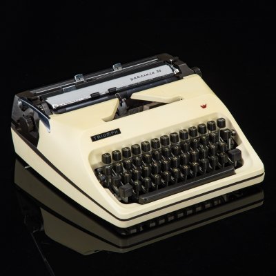 купить Машинка печатная "Gabriele 35", в оригинальном кофре и инструкцией, Triumph, пластик, металл, резина, ФРГ, 1970-1990 гг.