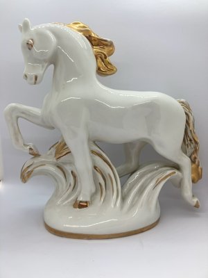 купить Статуэтка "Конь-огонь", ЛФЗ, СССР, фарфор, 1970-1990 гг.