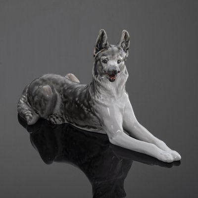 купить Статуэтка "Немецкая овчарка", фарфор, роспись, Ленинградский фарфоровый завод (ЛФЗ), СССР, 1970-1991 гг.
