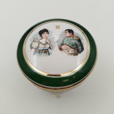 купить Шкатулка на ножках "Наполеон и Жозефина", Porcelaine De Luxe, фарфор, деколь, крытье, золочение, Франция, 1970-1990 гг.