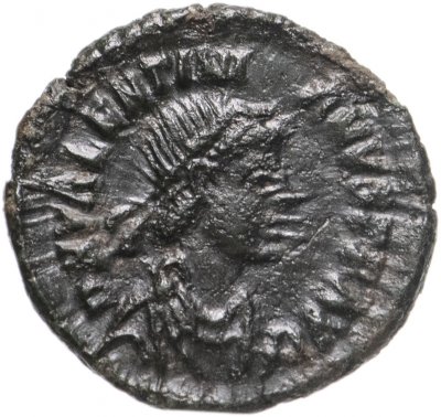 купить Римская Империя, Валентиниан II, 375-392 гг, центенионалис (реверс: Виктория идет влево, в руках - венок и пальмовая ветвь)