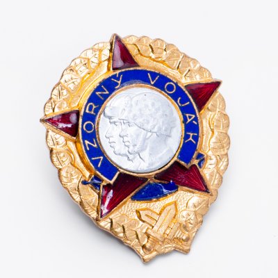 купить Знак ЧССР "Отличный солдат"