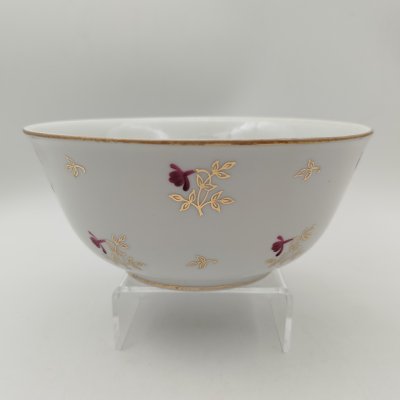 купить Конфетница (сухарница), украшенная цветочным декором, фарфор, роспись, золочение, Ленинградский фарфоровый завод (ЛФЗ), СССР, 1970-1990 гг.
