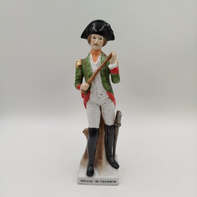 купить Статуэтка "Офицер кавалерии" ("Officier de Cavalerie") из серии "Армия Наполеона", фарфор, роспись, золочение, Западная Европа, 1960-1980 гг.