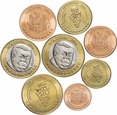 купить Молдавия набор из 8 жетонов евро (euro-token) 2004