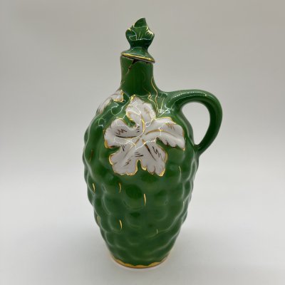 купить Штоф "Виноград" с фигурным туловом, фарфор, крытье, золочение, Коростенский фарфоровый завод (КФЗ), СССР, 1960-1991 гг.