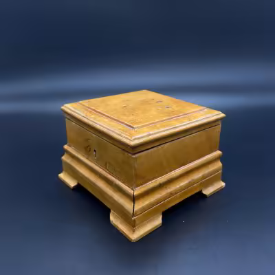 купить Шкатулка (ларчик) выполненная из карельской березы, дерево, металл, СССР, 1960-1980 гг.