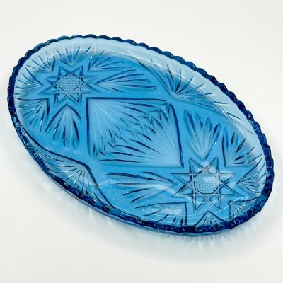 купить Блюдо сервировочное (поднос) пвальной формы со звёздчатым декором, стекло, пресс, СССР, 1950-1970 гг.