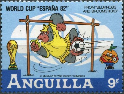 купить Ангилья Почтовая марка 1982 "Сцена из фильма Уолта Диснея "Набалдашник и метла". Звериный футбол (V)"