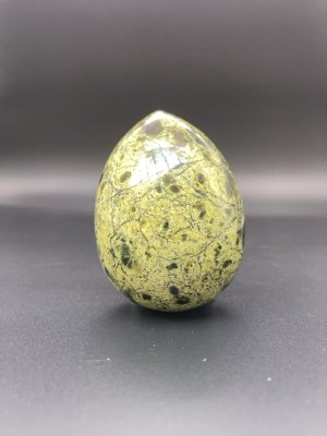 купить Яйцо из натурального камня, натуральный камень, змеевик, 1980-2010 гг.