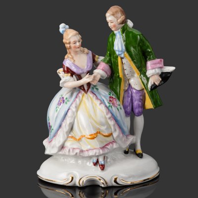 купить Статуэтка "Галантная сцена" с изображением дамы и кавалера, фарфор, роспись, золочение, Германия, 1950-1970 гг.