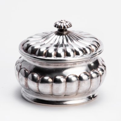 купить Сахарница с фигурным туловом, серебро 925 пр., Австрия, 1900-1922 гг.
