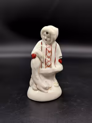 купить Статуэтка "Якутка" ("Якутка с песцом"), скульптор В. М. Покосовская, фарфор, роспись, золочение, Барановский фарфоровый завод, СССР, 1950-1960 гг.