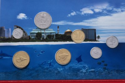 купить Мальдивы набор из 7 монет 2007-2012, в буклете