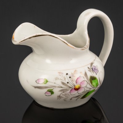 купить Молочник с нежным цветочным декором, фарфор, роспись, золочение, Фарфоровый завод «Пролетарий» (Бронница, Мста), СССР, 1921-1927 гг.
