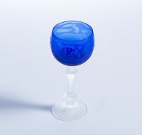 купить Фужер с фигурной ножкой из матового стекла с цветочным декором, кобальтовое стекло, прозрачное стекло, СССР, 1970-1990 гг.