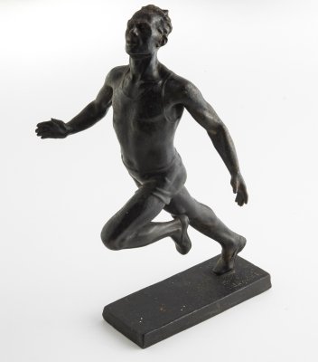 купить Скульптура «Бегун», автор модели Едунов Борис Васильевич (1921-1982 гг.), чугун, крашение, Завод художественного литья «Монументскульптура» (ЛЗХЛ), СССР, 1951 г.