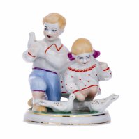 Купить Статуэтка "Дети кормят голубей", фарфор, роспись, автор С. Голембовская, Полонский ЗХК, СССР, 1956-1973 гг.