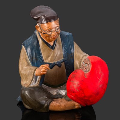 купить Кукла-хакато (博多人形) "Мастер-кукольник с дарумой", керамика, ручная роспись, Япония, 1970-1990 гг.