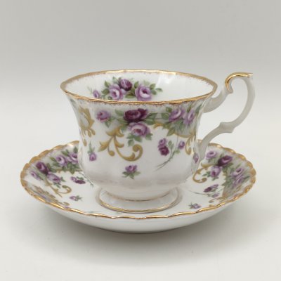 купить Чайная пара с нежным цветочным декором "Lavinia", Sheraton Series, фарфор, деколь, золочение, Royal Albert, Великобритания, 2000-2010 гг.