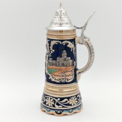 купить Кружка пивная с крышкой, украшенная изображениями достопримечательностей Брюсселя, керамика, рельеф, крышка - сплав металлов, Marzi & Remy, Германия, 1964-1990 гг.