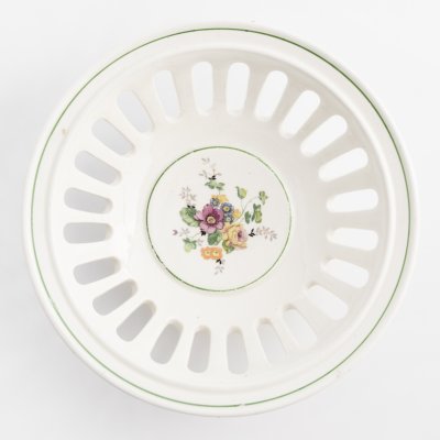 купить Сухарница с цветочным декором, фаянс, деколь, Конаковский фаянсовый завод им. М.И. Калинина (ЗиК Конаково), СССР, 1946-1952 гг.