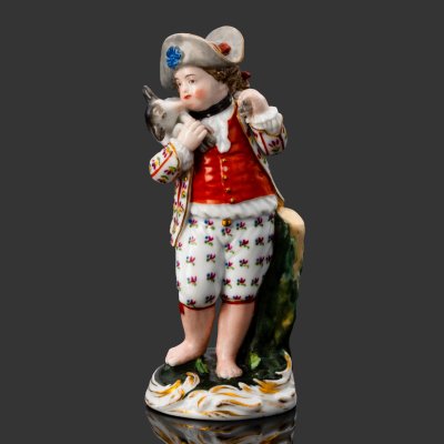 купить Статуэтка "Мальчик с ягненком на плечах", фарфор, роспись, золочение, Фарфоровый завод А.Г. Попова, Российская империя, 1840-1850 гг.