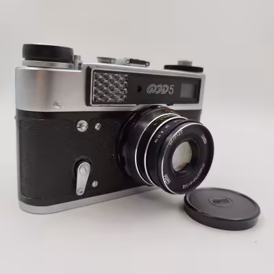 купить Фотоаппарат "ФЭД-5" с объективом "Индустар-61 Л/Д" в оригинальном кофре, металл, пластик, стекло, кожа, Харьковский машиностроительный завод им. Дзержинского (ФЭД), СССР, 1977-1990 гг.