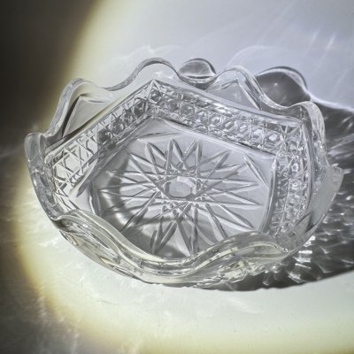 купить Конфетница с геометрическим декором, стекло, алмазная грань, СССР, 1970-1990 гг.