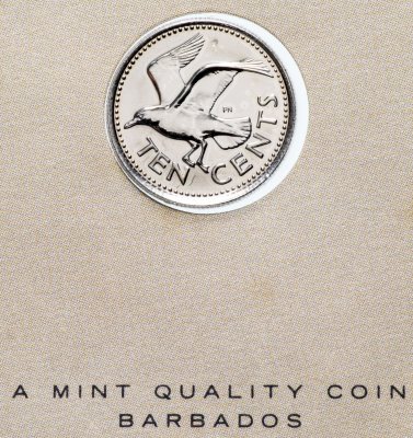купить Серия "Птицы на монетах мира" - Барбадос 10 центов (cents) 1980 (в буклете)