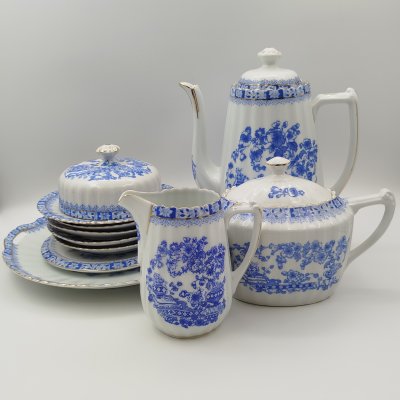 купить Набор посуды в стиле шинуазри (10 предметов в подборе), фарфор, деколь, золочение, Sorau Carstens Porzellan, Германия, 1919-1945 гг.