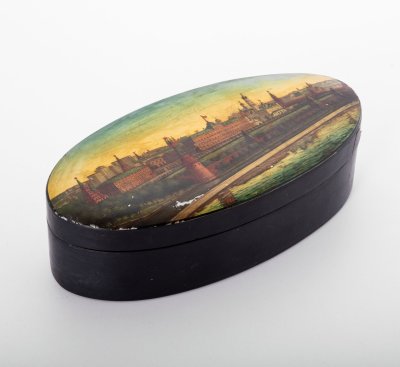 купить Шкатулка (лаковая миниатюра) "Кремль", папье-маше, лак, роспись, письмо "по-сквозному" (на светоотражающем материале), Федоскинская фабрика миниатюрной живописи (Федоскино), СССР, 1947 г.