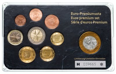купить Мальта набор из 8 монет евро и жетона 2008, в футляре