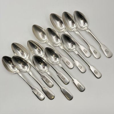 купить Набор из двенадцати десертных ложек с монограммами на черенках, металл, серебрение, Fraget (Фабрика серебряных и плакированных изделий Иосифа Фраже), Царство Польское, 1896-1917 гг.