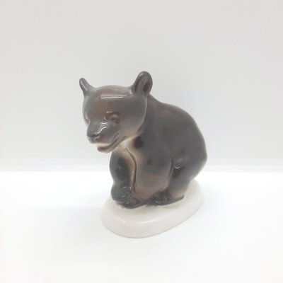 купить Статуэтка "Медвежонок присевший", скульптор Б.Я. Воробьев, фарфор, роспись, аэрография, Императорский фарфоровый завод (ИФЗ), Российская Федерация, 2006-2023 гг.