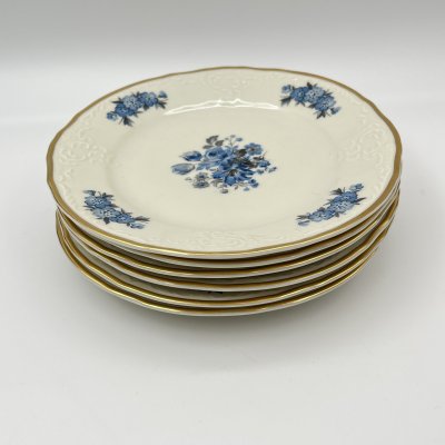 купить Набор десертных тарелок на 6 персон цвета слоновой кости с декором в виде голубых цветов, фарфор, деколь, золочение, Bernadotte, Чехословакия, 1960-1990 гг.
